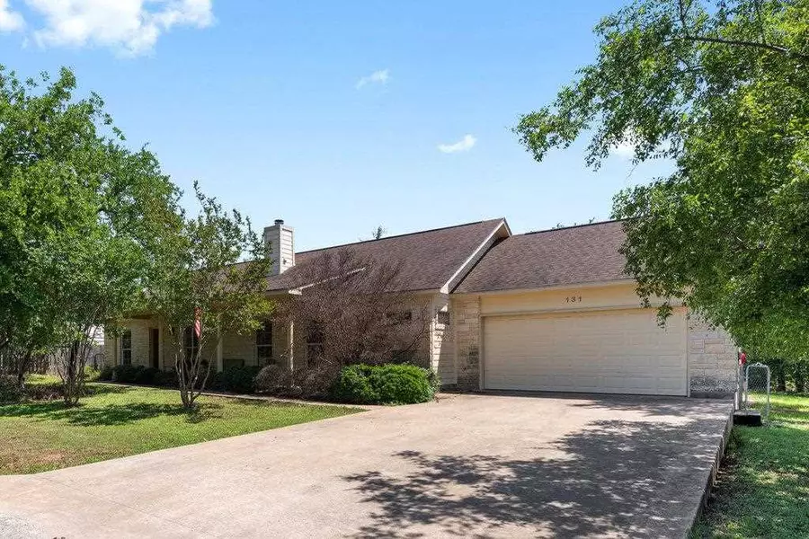 131 W Bluebriar, Granite Shoals, TX 78654