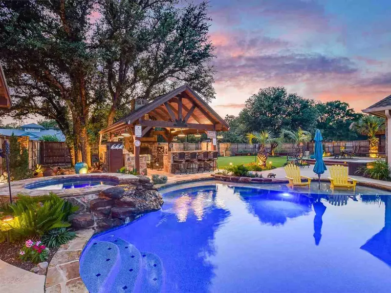 308 Oleander DR, Marble Falls, TX 78654