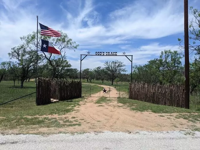 319 Thurman Loop, Llano, TX 78643