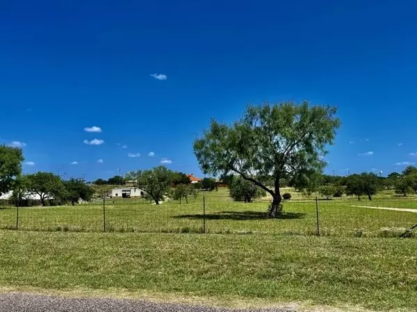 106 Legend Hill BLVD, Llano, TX 78643