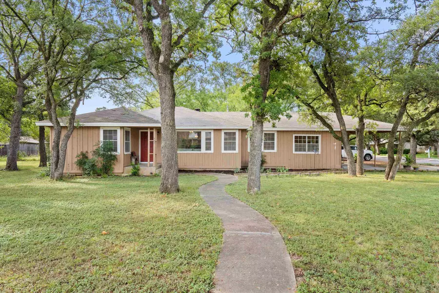 307 6Th St, Burnet, TX 78611