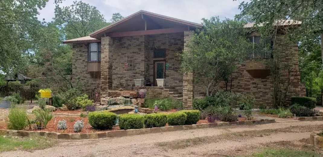 509 N Lookout ST, San Saba, TX 76877