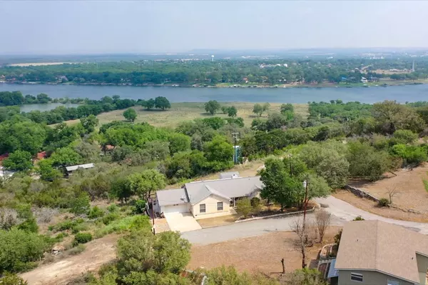 100 Hillside Lane, Horseshoe Bay, TX 78657