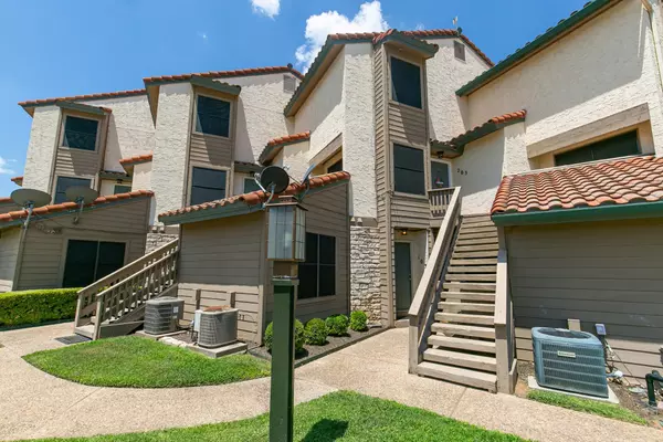 Horseshoe Bay, TX 78657,509 Short Circuit #203