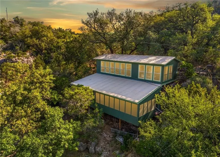 698 Mid River Rd, Lampasas, TX 76550