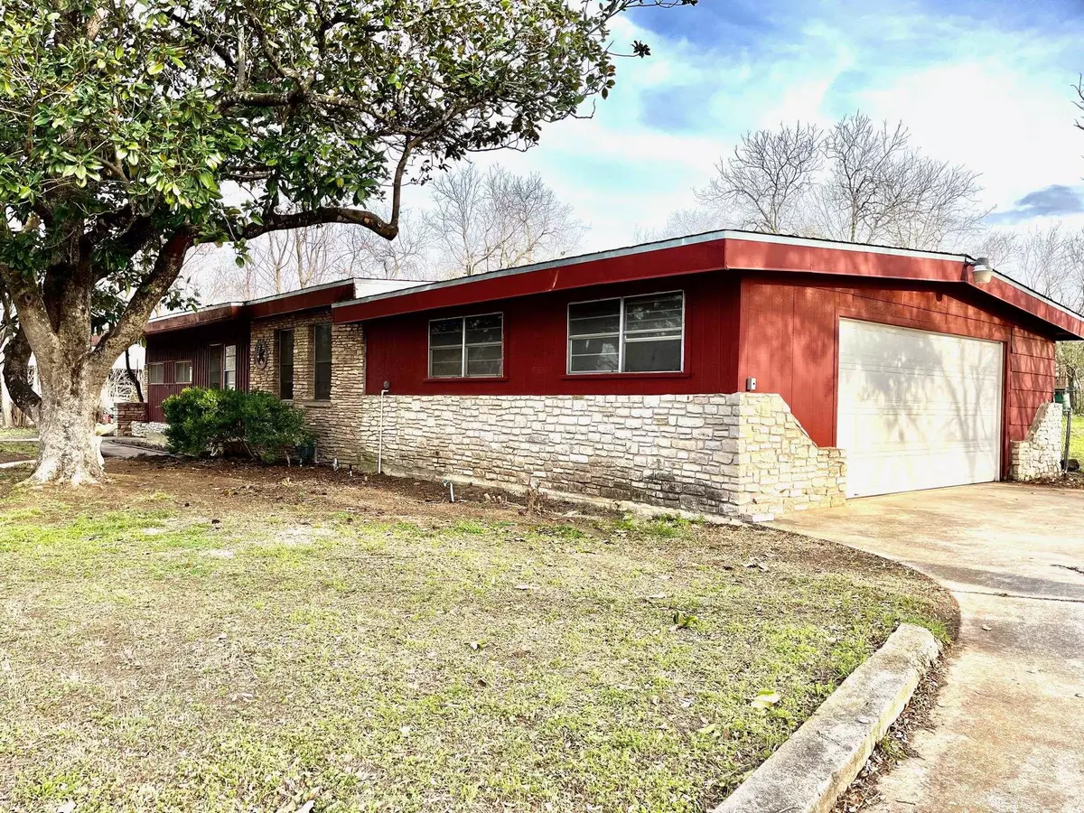 Burnet, TX 78611,407 E Kerr ST