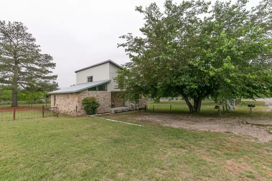 1312 Elkhorn Dr, Kingsland, TX 78639