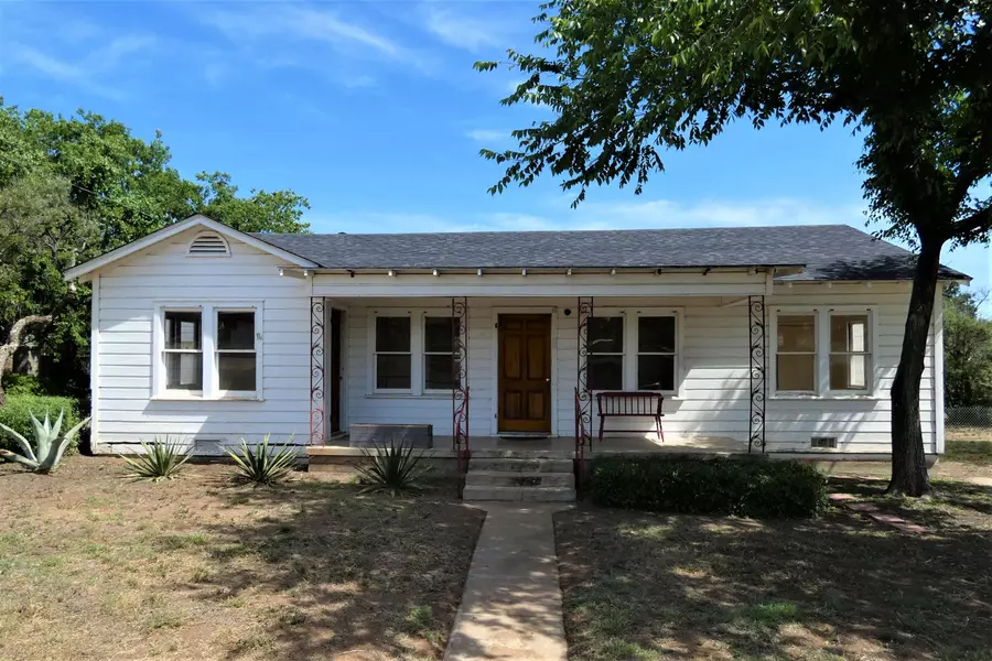 307 W Ollie, Llano, TX 78643