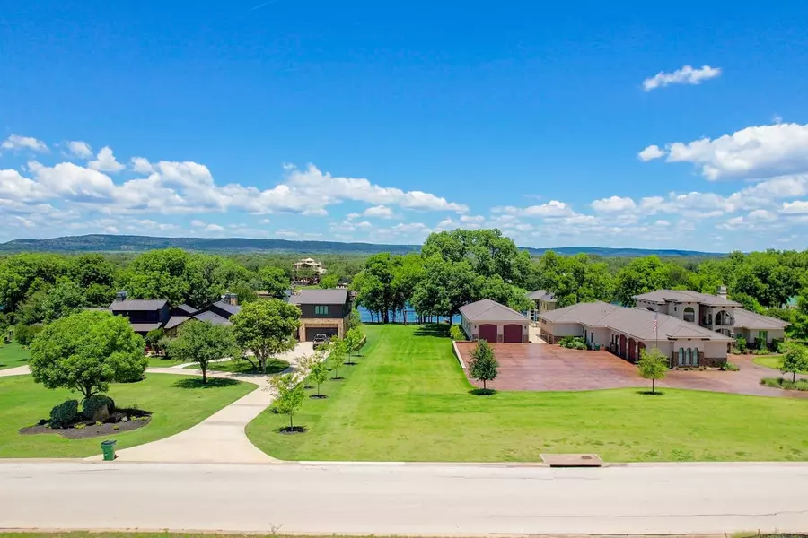 101 Jubilee DR, Kingsland, TX 78639