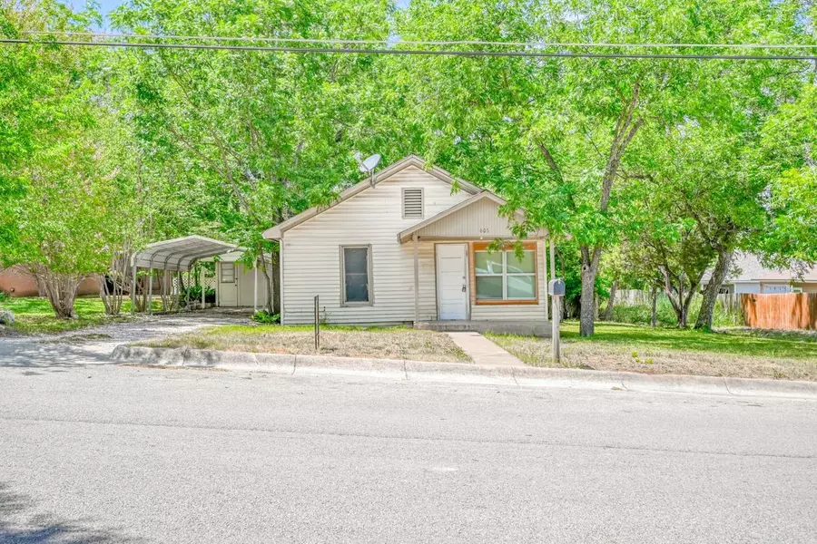 605 W Avenue B ST, Lampasas, TX 76550