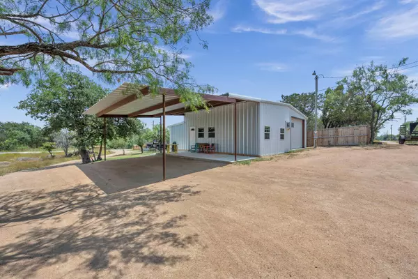 3564 Clover, Kingsland, TX 78639