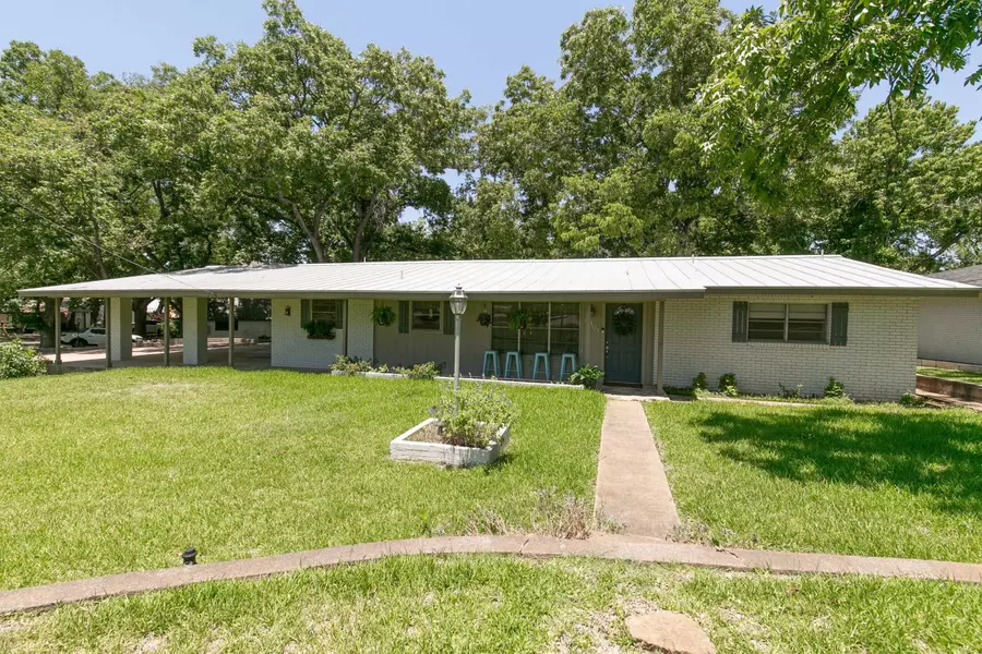 5301 Pair St, Kingsland, TX 78639