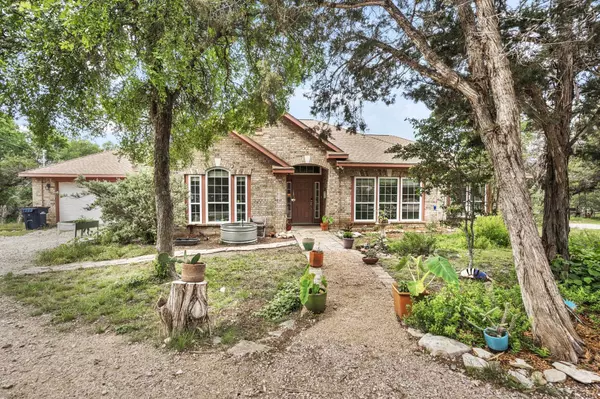 100 Hidden Bear Rd,  Liberty Hill,  TX 78642