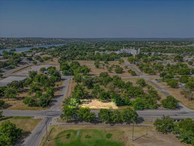 308 Avenue K, Marble Falls, TX 78654