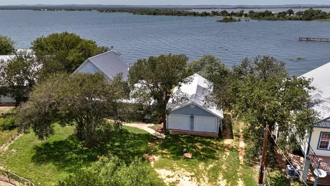 352 Lakecrest, Bluffton, TX 78607