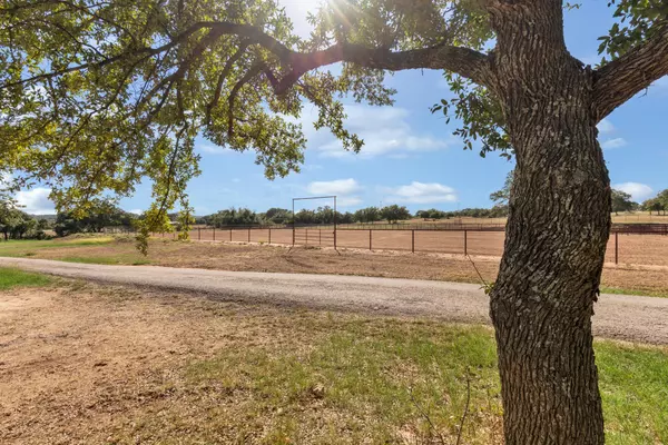 1632 W RR 962, Round Mountain, TX 78663