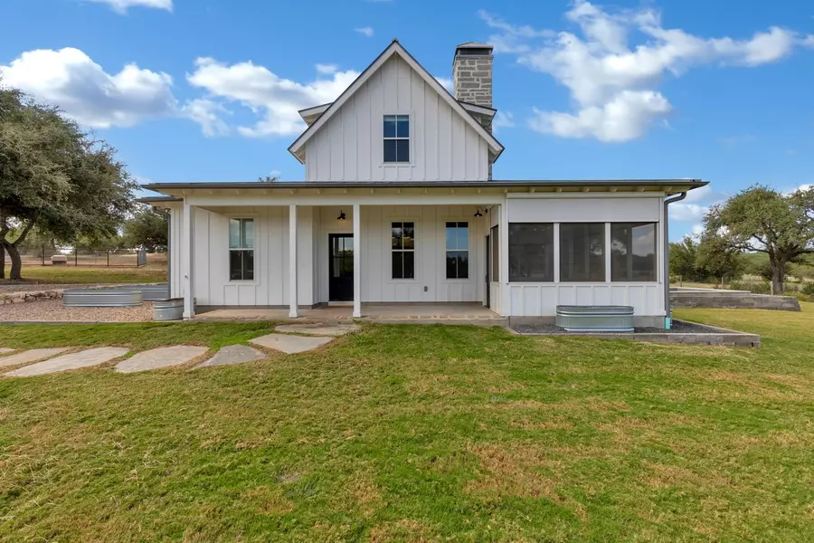 1632 W RR 962, Round Mountain, TX 78663