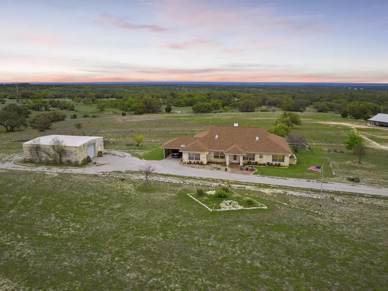 363 Appaloosa RUN, Round Mountain, TX 78663