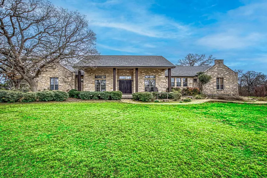 281 Oak Ridge TRL, Kingsland, TX 78639