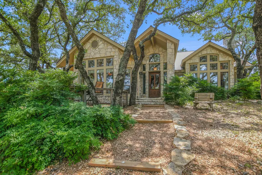 211 Deerhaven Dr., Horseshoe Bay, TX 78657