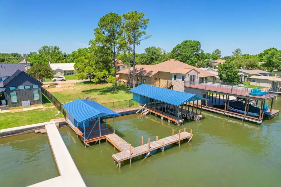 508 N Beach, Sunrise Beach, TX 78643-9203