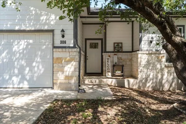 Spicewood, TX 78669,306 Songwood DR