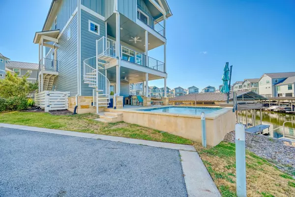 Kingsland, TX 78639,321 ISLAND CIRCLE