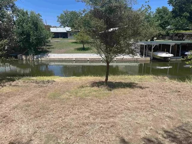 Granite Shoals, TX 78639,413 E Briarway Dr ST