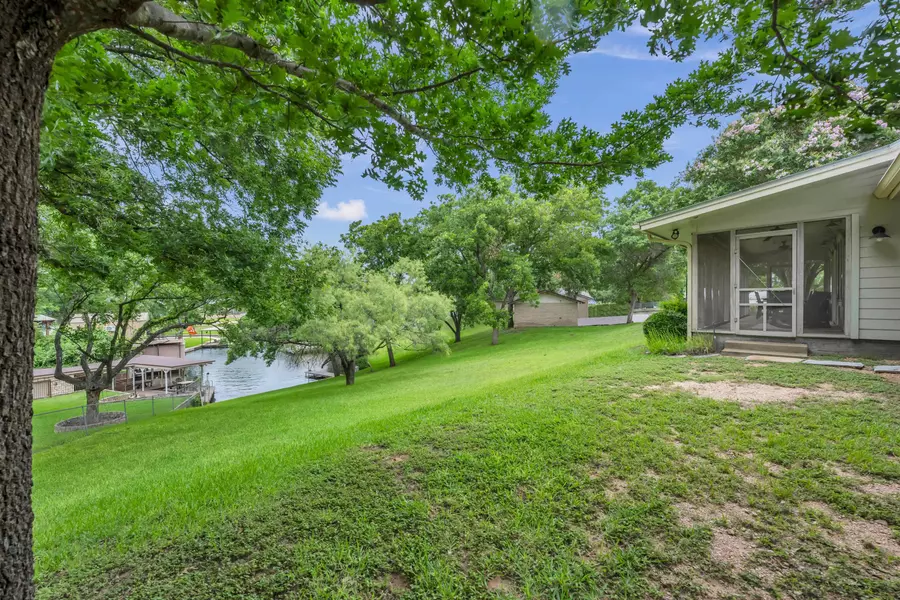 1616 Williams Lakeshore DR, Kingsland, TX 78639