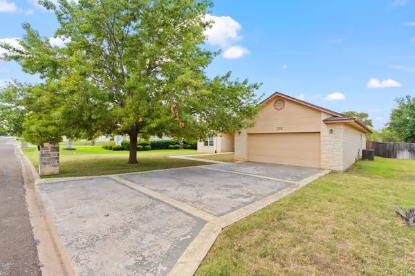 126 Turkey Run, Meadowlakes, TX 78654