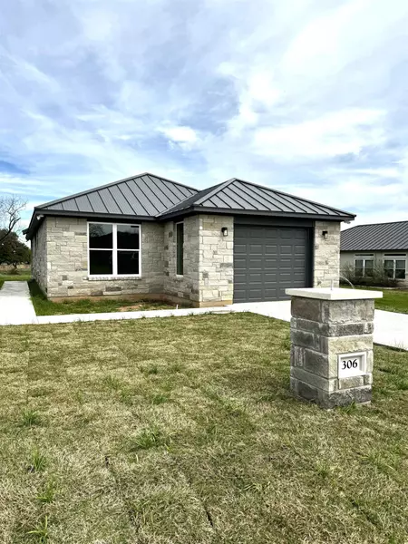 306 Parallel Circle, Horseshoe Bay, TX 78658