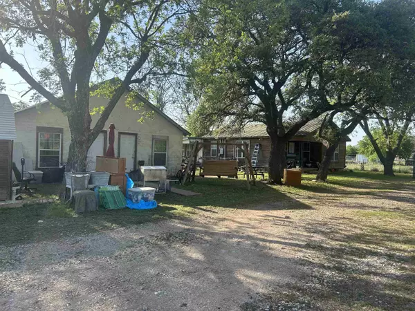 104 Shawnee ST, Cherokee, TX 76832