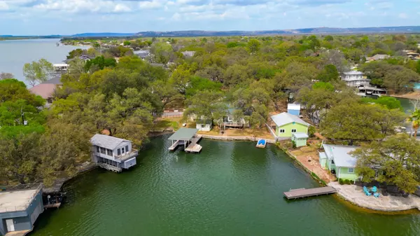 1833 Highland Dr, Highland Haven, TX 78654