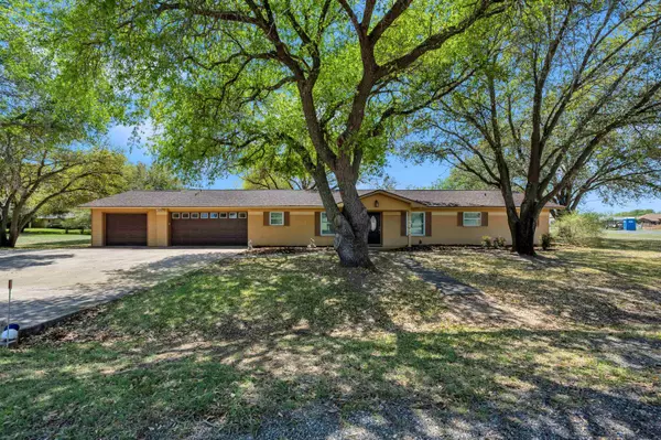 201 W Heron, Highland Haven, TX 78654