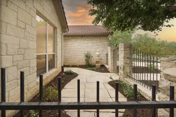 Horseshoe Bay, TX 78657,203 W Hi Circle