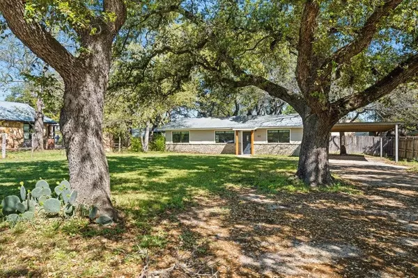 Johnson City, TX 78636,512 W Pecan DR