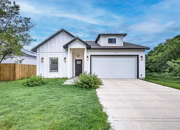 627 Aspen LN, Cottonwood Shores, TX 78657