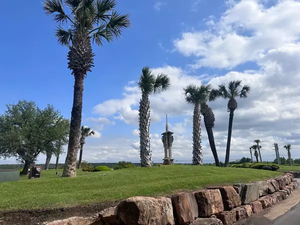 Horseshoe Bay, TX 78657-0000,300 Red Wine / Fault Line