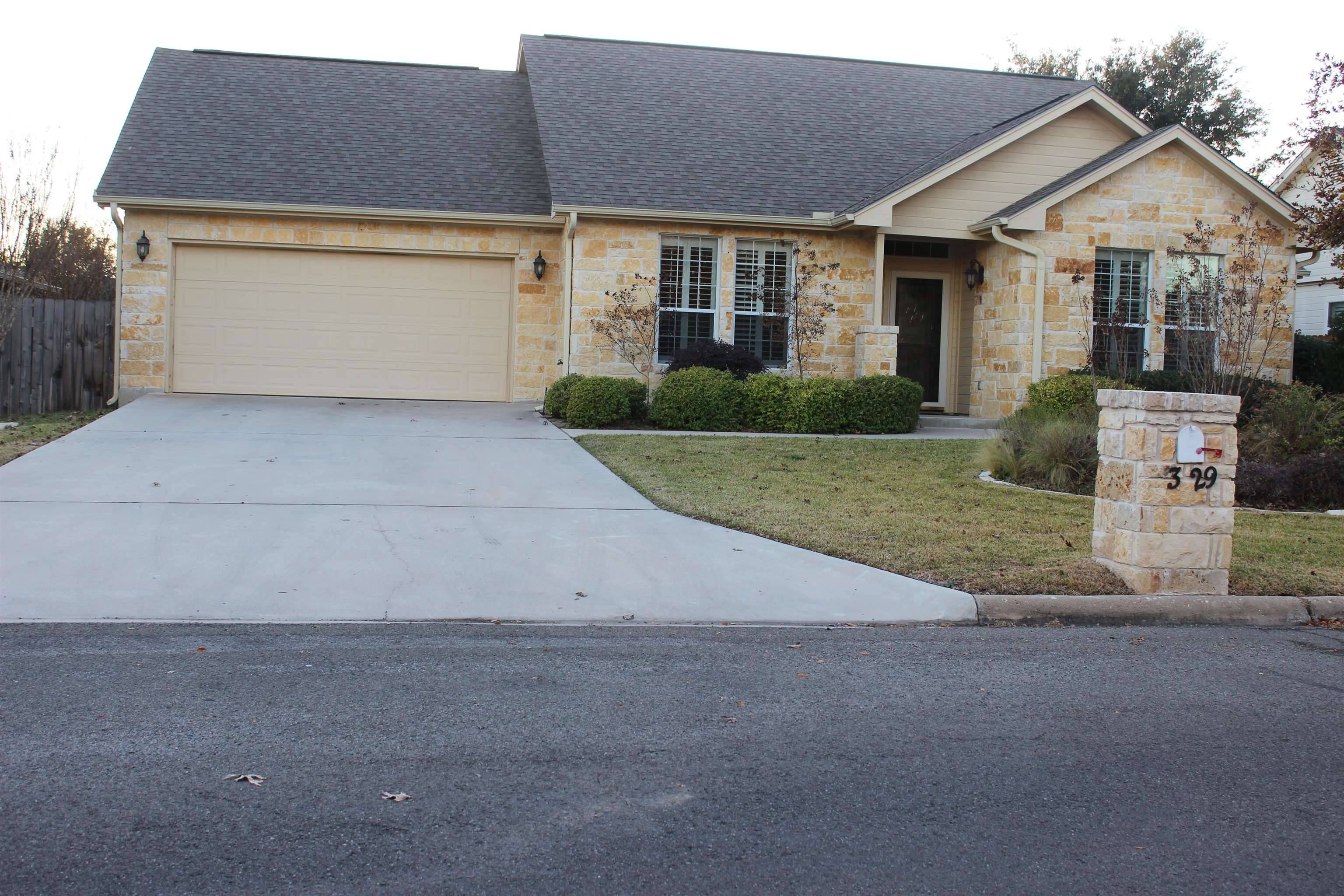 329 Firestone Dr, Meadowlakes, TX 78654