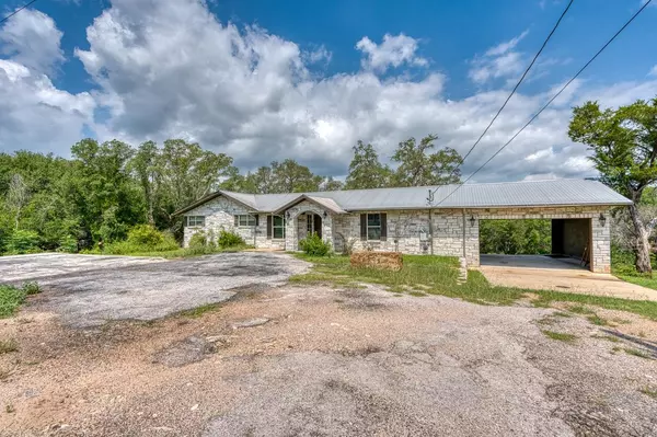 105 Mesquite Bend, Kingsland, TX 78639