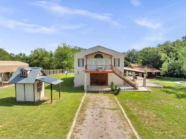 4521 River Oaks DR, Kingsland, TX 78639