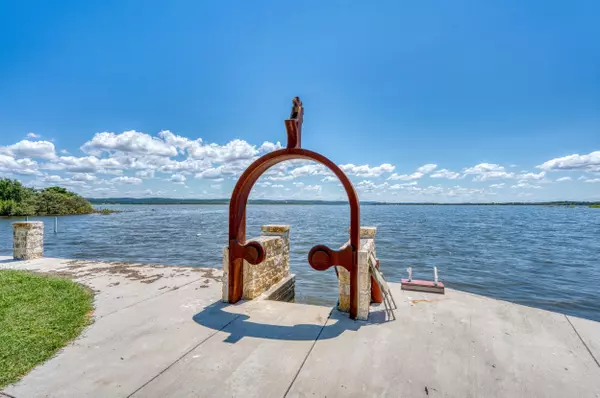 Tow, TX 78672,100 Scott DR