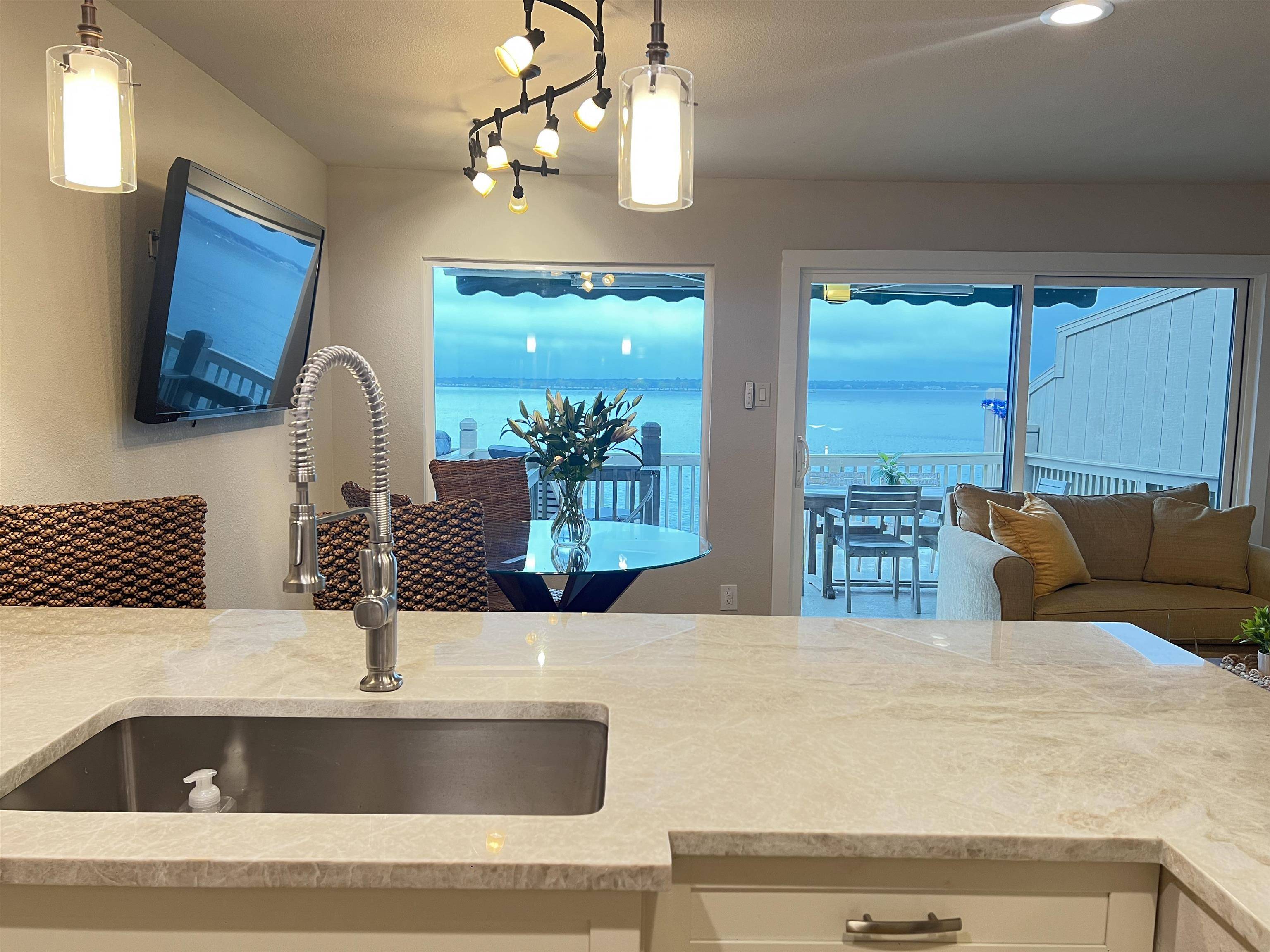 Horseshoe Bay, TX 78657,102 Island DR