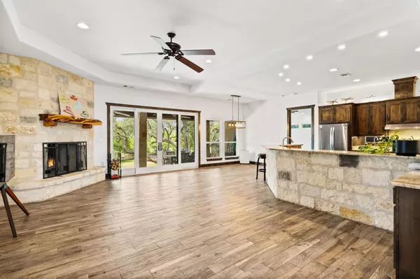 Horseshoe Bay, TX 78657-0000,303 Emerald Way