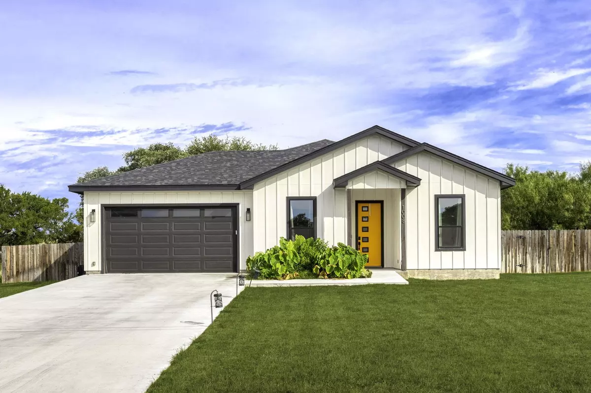 Granite Shoals, TX 78654-2433,1008 NAUMANN DR