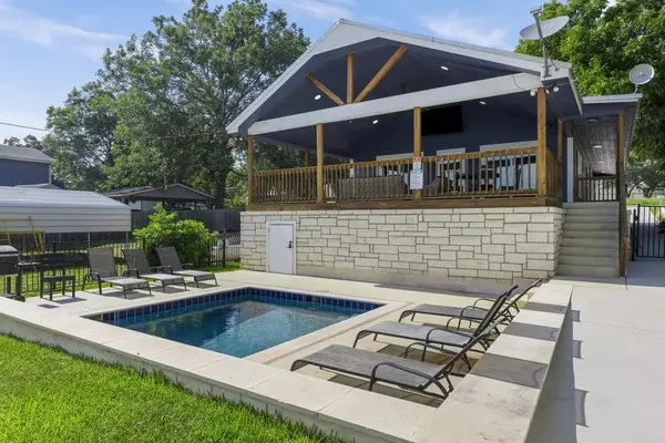 2028 Williams Lakeshore, Kingsland, TX 78639