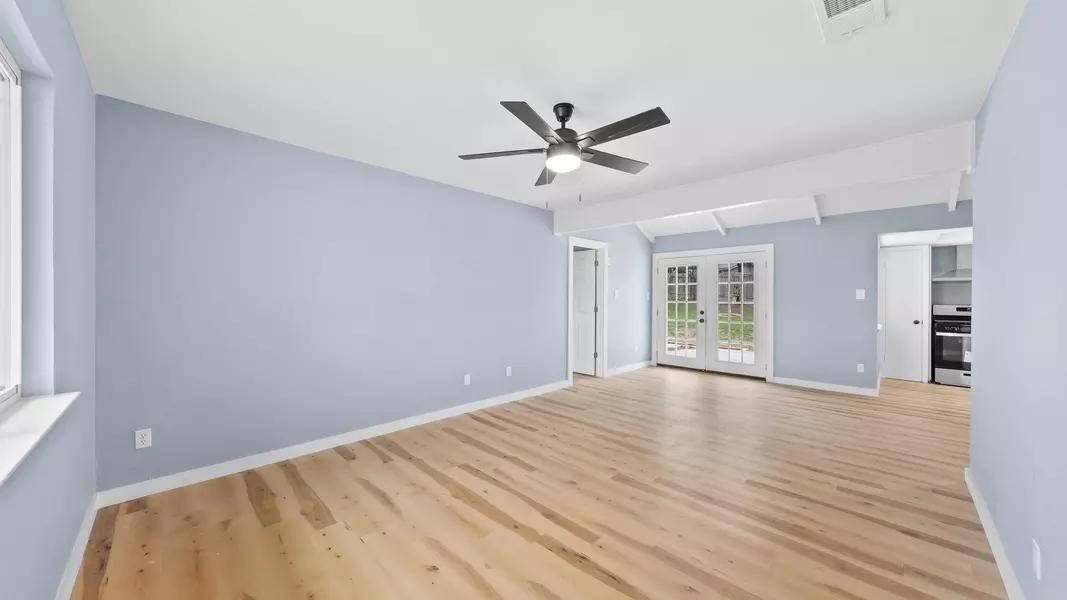 1112 Village Green DR, Austin, TX 78753