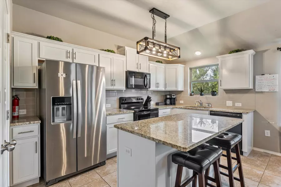 106 E Pine DR, Granite Shoals, TX 78654