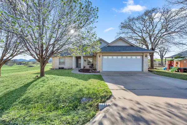 169 Chesterfield Dr DR, Kingsland, TX 78639