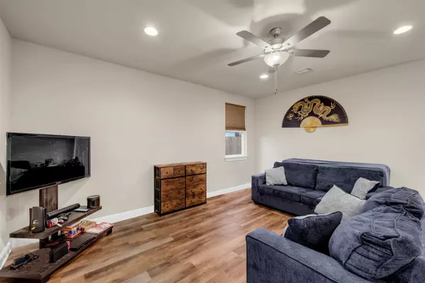 Bertram, TX 78605,904 Central Blvd